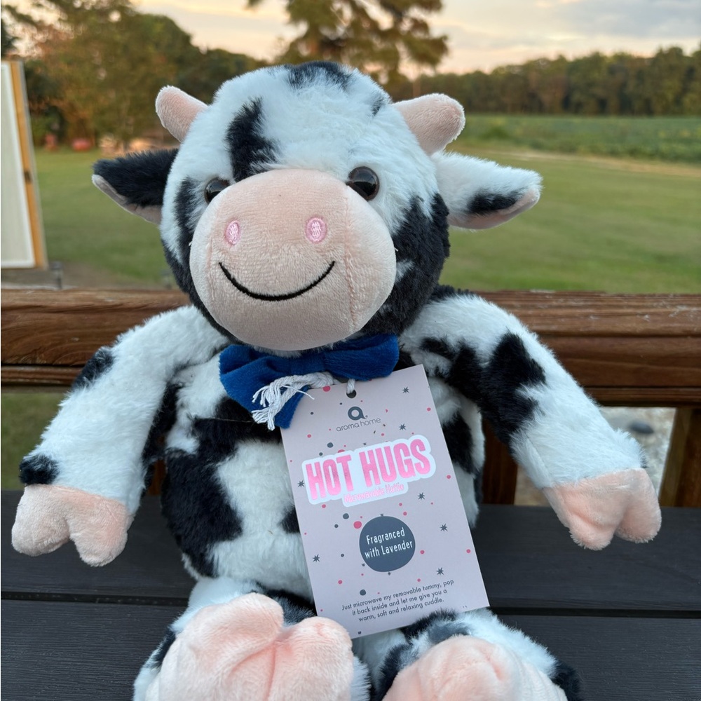 Aroma Home Hot Hugs Black white cow bull plush lavender microwaveable.